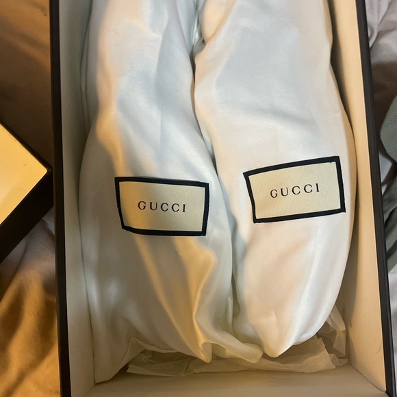 Men’s Gucci shoes,slightly used and in good condition - Picture 4 of 9